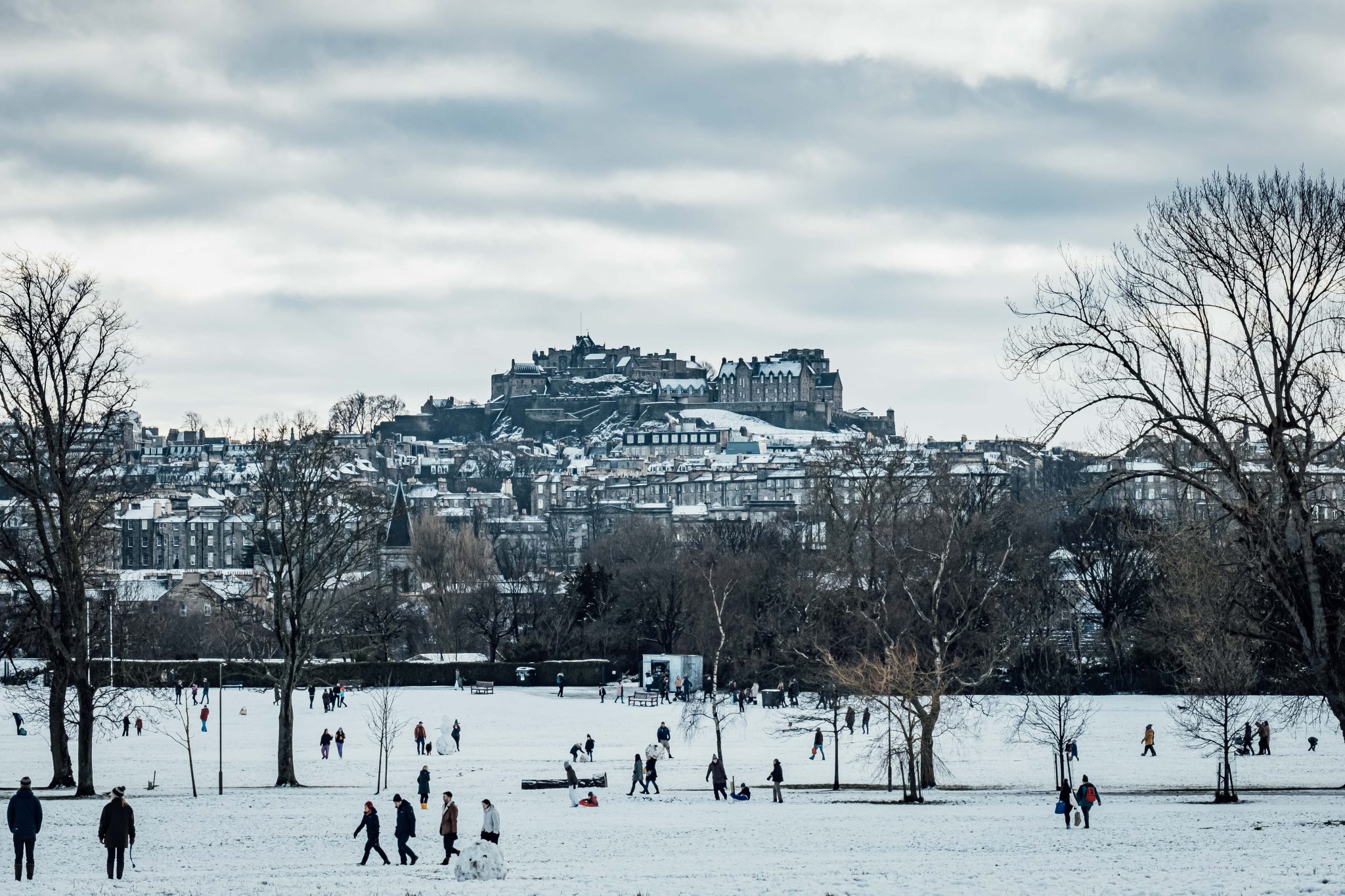 Edinburgh in the Snow Scottvs. Photohgraphy